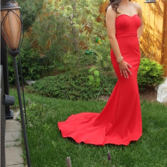 Red prom dress size 6 (small) - Picture 2 of 4